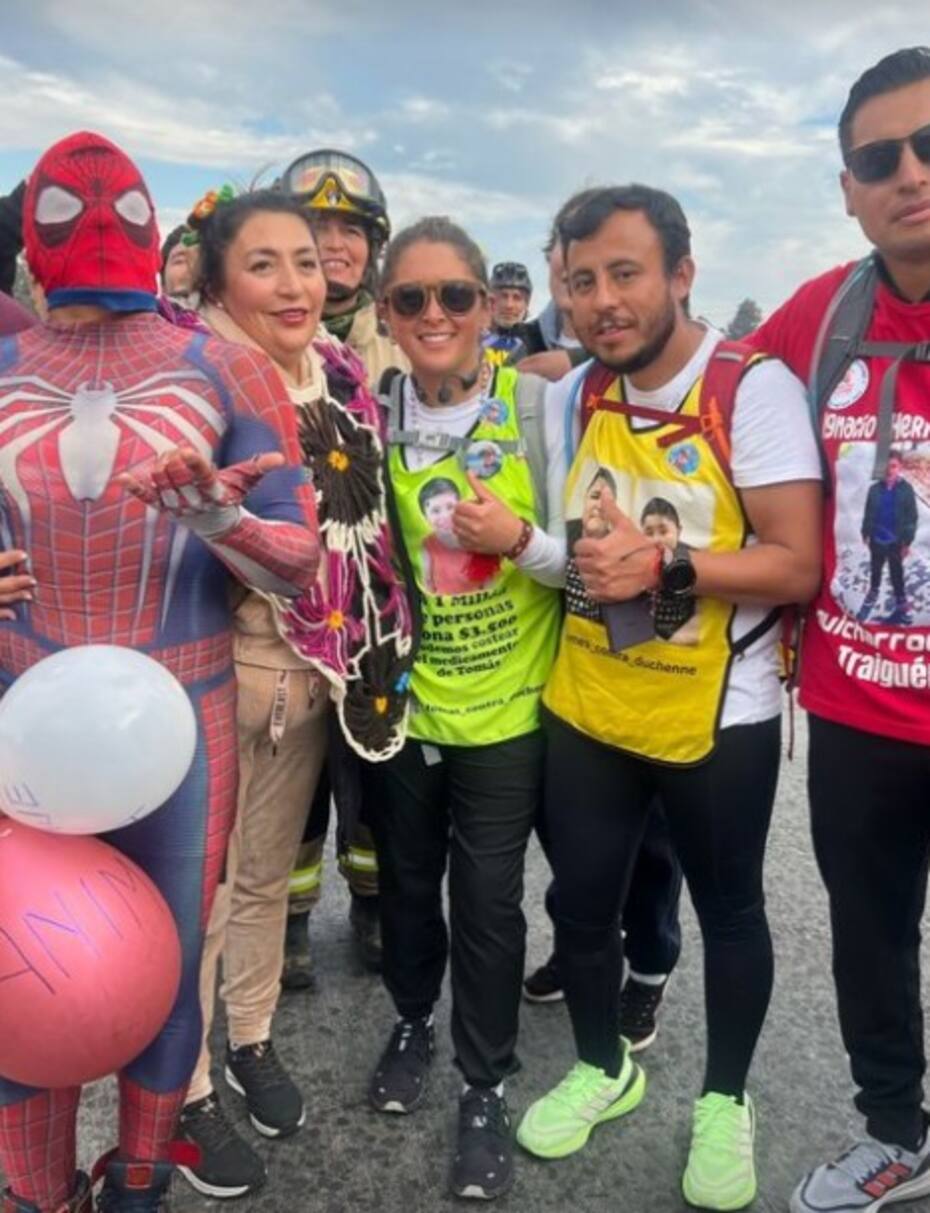 Pincoya en medio de la marcha hacia Santiago. Créditos: Instagram