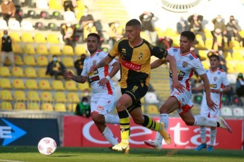 El último partido entre Coquimbo Unido y Cobreloa en el Puerto. Fue 2-1 para los Piratas en la Primera B 2021.
