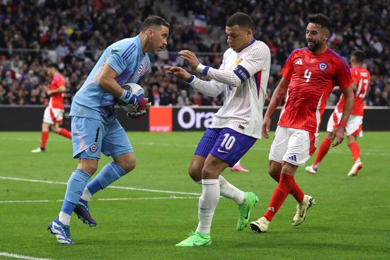 El delantero del PSG tuvo una olvidable fecha FIFA con Francia.