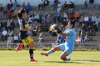 La UC desaprovechó la opción de meterse entre los ocho primeros con un pálido empate ante Universidad de Concepción