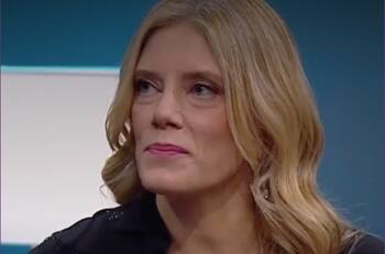 “Hoy me creo la Tigresa del Oriente": Mónica Rincón lanzó particular broma sobre su look en CNN Chile