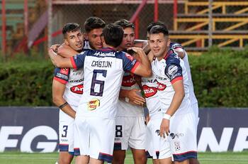 Excapitán de Melipilla se lanza contra el presidente del club: "Ojalá me desbloquee de Whatsapp y me pague"