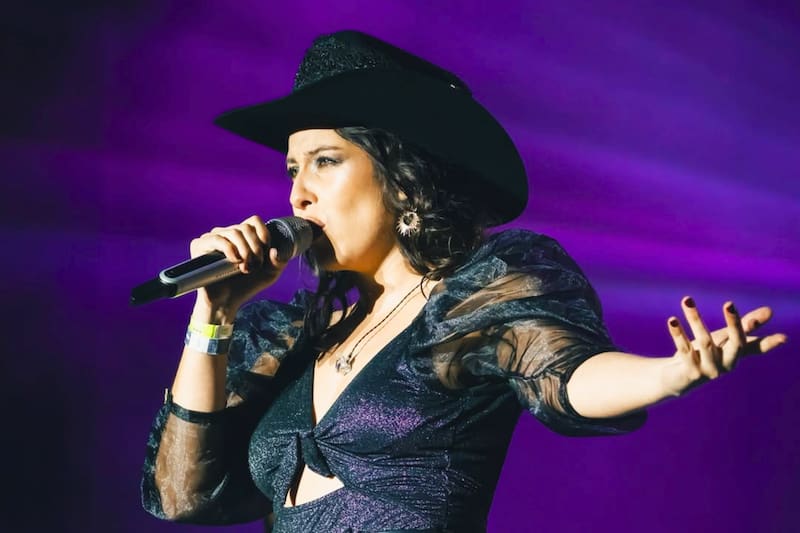 La reconocida artista nacional será la encargada de encender la música en la 12.ª Fiesta de la Vendimia Casablanca. Foto: María José Quintanilla en Instagram.