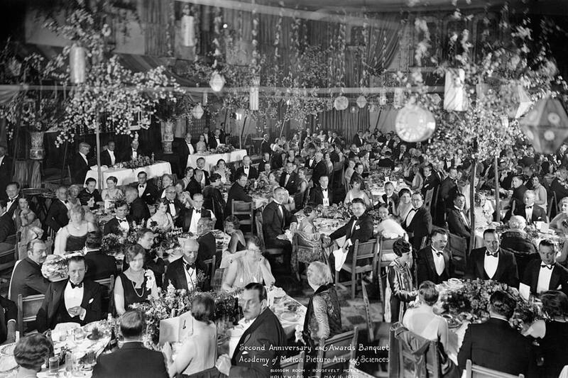 La primera premiación fue un sencillo almuerzo privado en un hotel de Hollywood.