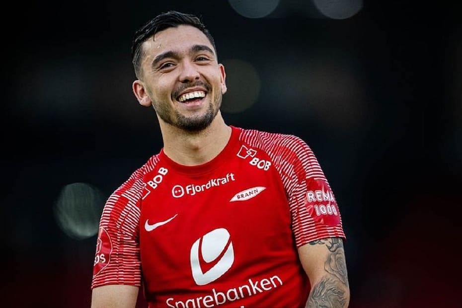 El delantero chileno clasificó a la última fase de clasificación a la Europa League.