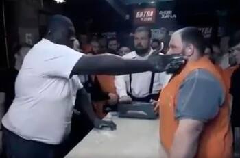 ¡La final del Mundo! Vasily Kamotsky se enfrentó a cachetadas ante un brasileño de 200 kilos