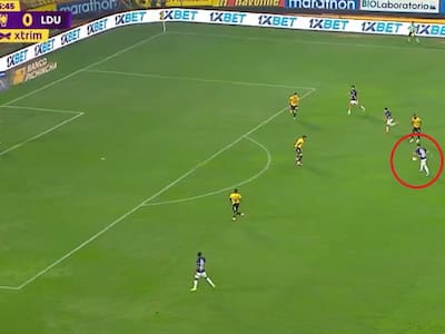 ¡Directo al ángulo! Fernando Cornejo y un golazo de media distancia en Liga de Quito
