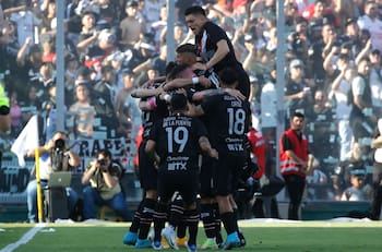 Figura de Curicó Unido sufrió grave lesión y se perdería histórica participación en Copa Libertadores