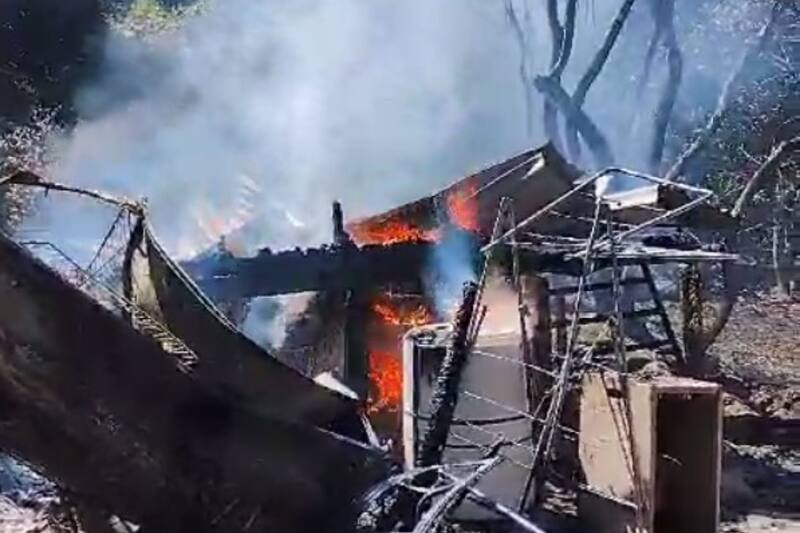 Hombre provocó incendio para quemar a su pareja.