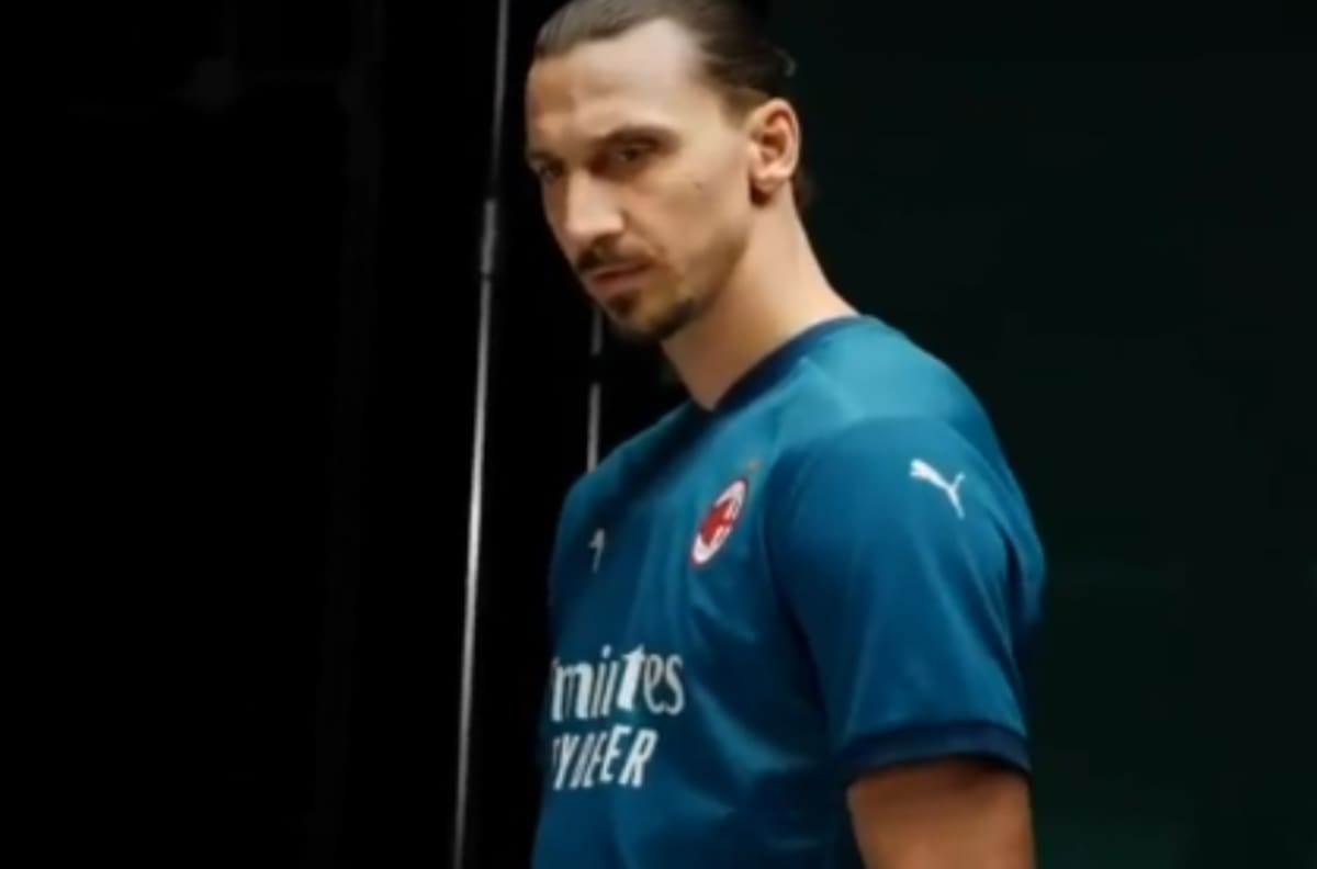 ¿Se queda? Zlatan Ibrahimovic protagonizó lanzamiento de tercera camiseta del Milan