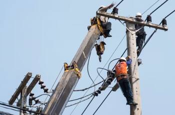 Enel confirma cortes de luz por hasta ocho horas en la Región Metropolitana este sábado: estas son las comunas afectadas