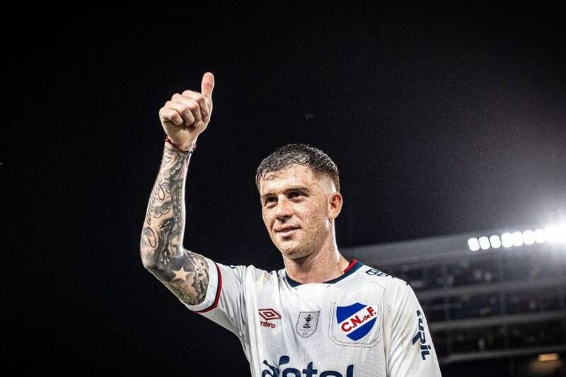 El Colo fue goleador en el fútbol uruguayo, con Nacional de Montevideo.