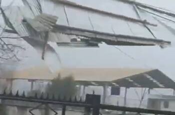 VIDEOS | Ráfagas de más de 180 km/h dejan graves daños estructurales en varias ciudades del sur del país