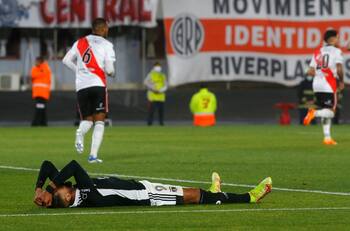 VIDEO| Los Displicentes festinaron con la goleada de River Plate a Colo Colo: "Todo comprado siempre en Chile"