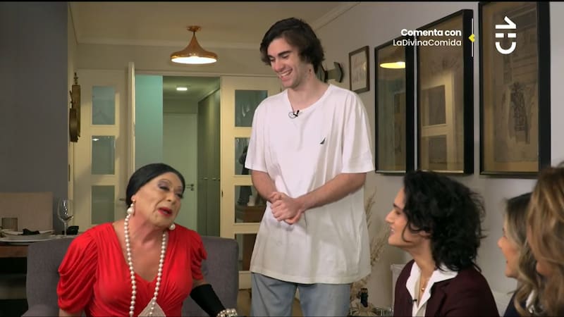 Matías, hijo de Pato Torres y Titi García-Huidobro, en “La Divina Comida”