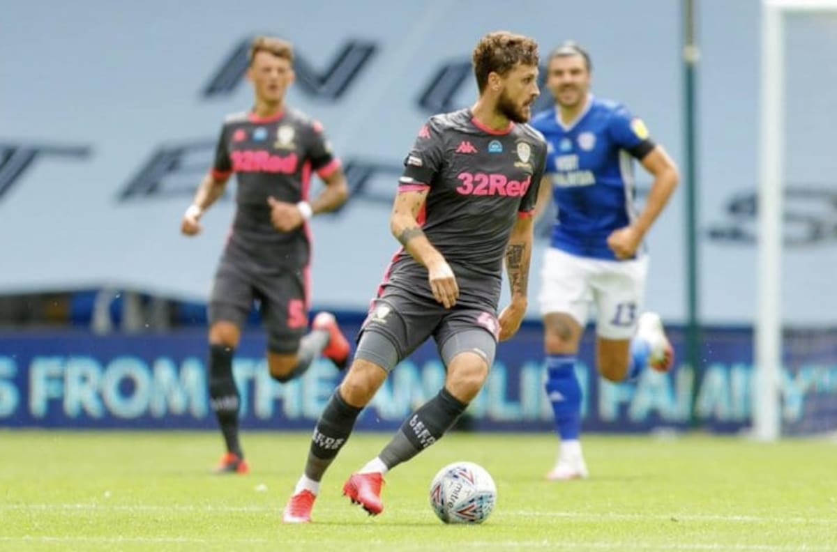 Leeds de Bielsa cayó ante Cardiff y desperdició la opción de estirar su ventaja