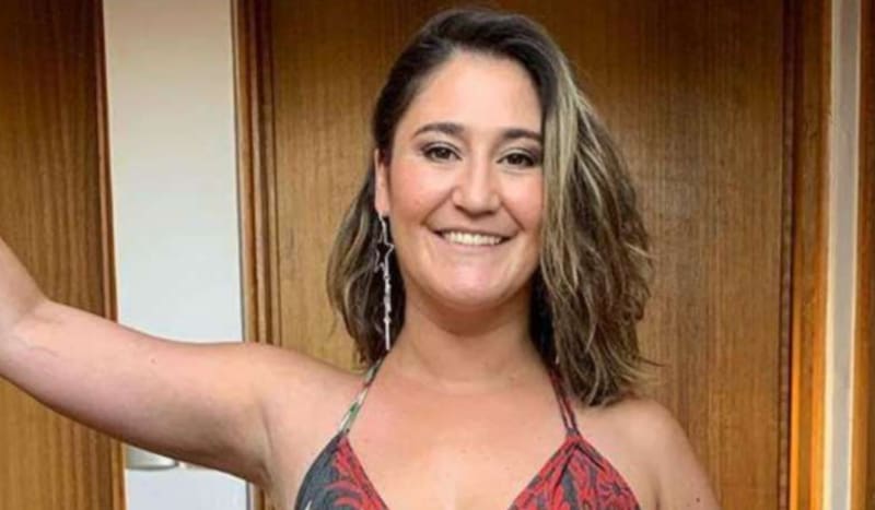 se encuentra esperando ansiosa a su hijo.