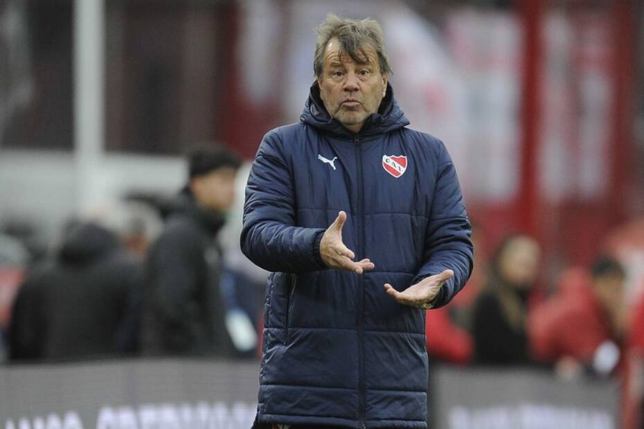 El entrenador renunció a Independiente y Ariel Holan es el favorito para reemplazarlo.