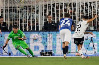 Director de la U explota tras penal cobrado a Colo Colo y hasta la UC salió al baile: “Inexplicable”