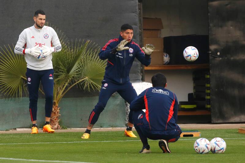 entrenando en la selección chilena (Foto: Aton)