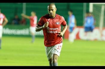 Volante brasileño se retiró del partido luego de recibir insultos racistas en Bolivia