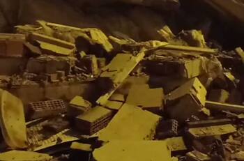 VIDEO | Desolación total: Edificios colapsaron en Turquía luego de terremoto 7.4