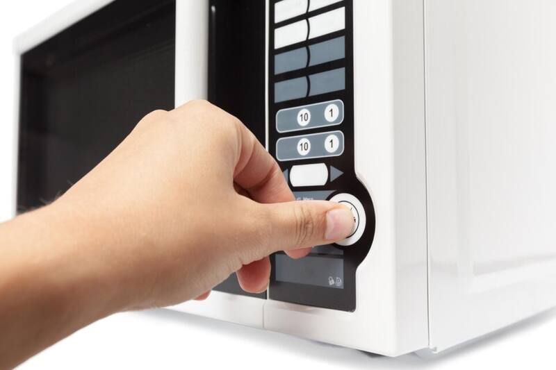 Para dejar este aparato como nuevo, solo deberás usar tres productos que seguramente tienes en casa. Créditos: Freepik.