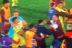 VIDEO | Se fueron a los golpes: terminó en pelea la eliminación de la U en Copa Sudamericana