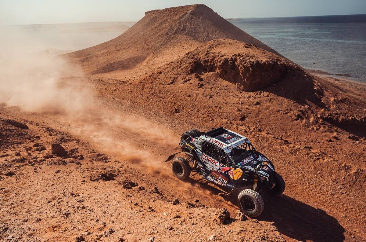 "Chaleco" López no cede terreno y se mantiene líder del Dakar: "Vamos día a día"