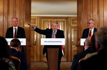 Boris Johnson anunció el confinamiento total de toda Inglaterra hasta febrero