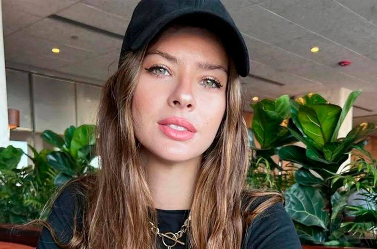 China Suárez protagonizó un inesperado beso junto a la cantante Lali Espósito