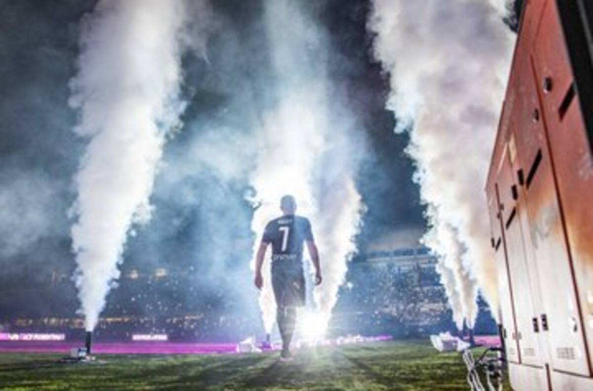 Como un rockstar: La presentación de Ribery en Fiorentina de Pulgar