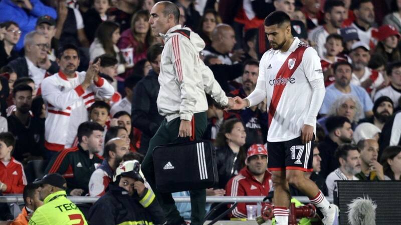 El defensa chileno enciende las alarmas en River Plate.