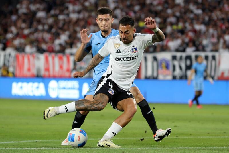 El ex Colo Colo, Manuel Neira se refirió al momento del atacante argentino. Foto: Aton.