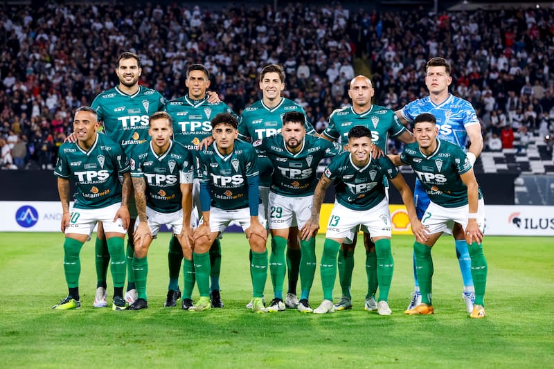 El último encuentro que disputó Juan Ignacio Duma (Arriba, segundo de izquierda a derecha) fue contra Colo Colo por Copa Chile. Foto: Photosport