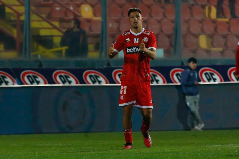César Pérez celebrando un gol de Unión La Calera.