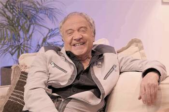 Pollo Fuentes sorprende y presenta a sus tres hijos en televisión: Alfredo, Alejandro y Natalia