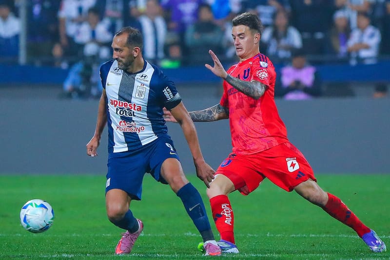 A Hernán Barcos le preguntaron si la U era más grande que Colo Colo: así respondió. Foto: Aton.