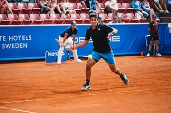 Cristian Garín debutó con una paliza a Polmans en el ATP 250 de Gstaad