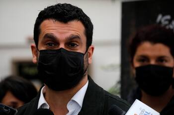 "Me parece muy inaceptable": Jaime Bassa cuestionó la diferenciación entre izquierdas "democrática" y "radical"