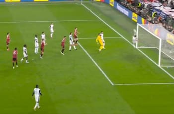 La impresionante salvada que ahogó el grito de gol del United y le dio la Europa League al Tottenham