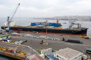 Dos tripulantes indios llegaron fallecidos al puerto de Valparaíso