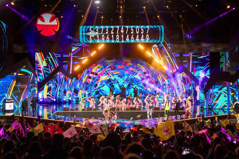 tendrá grandes cantantes y comediantes sobre el escenario.