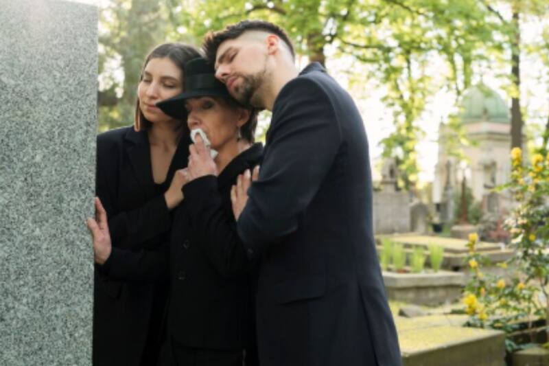 Gobierno de Chile entrega más de $1.000.000 a familiares por gastos fúnebres.
Créditos: Freepik.