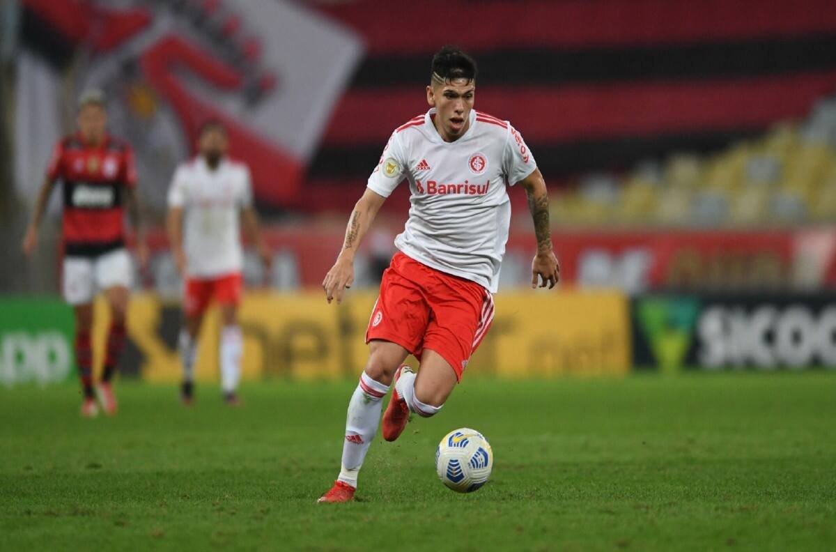 Inter de Porto Alegre avanzó en el plan para el retorno de un ídolo que juega en la misma posición que Carlos Palacios