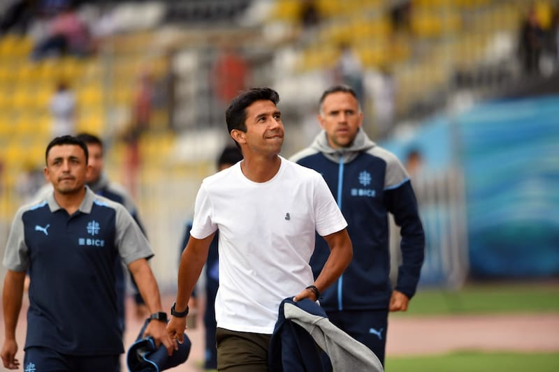 entrenador de Universidad Católica. Foto PhotoSport