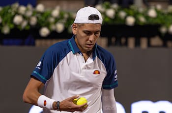 Alejandro Tabilo mira atento: Medvedev y los tenistas que siguen “atrapados” en Medio Oriente