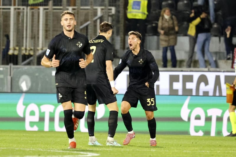 Anotó su primer gol con Pisa en Italia. EFE