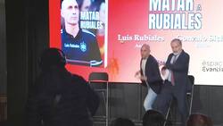 VIDEO | Atacaron al polémico Luis Rubiales en evento: esta fue su airada reacción