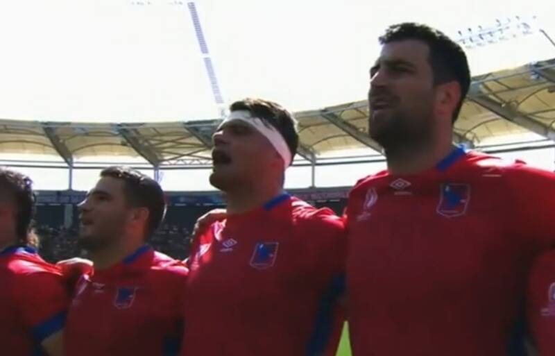 cantando el himno en Francia. Foto: Captura.